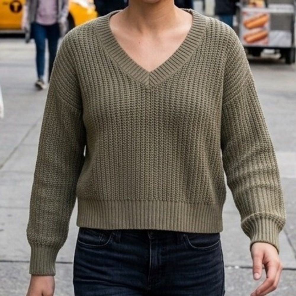 Pink Victoria's Secret Olive Green‎ V-Neck Shaker Stitch Knit Sweater Womens M